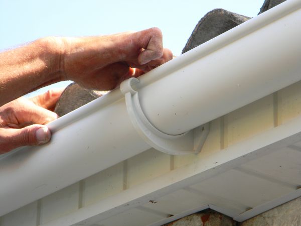 Plastic Gutter Repair in Palmetto