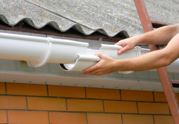 Cost of Gutter Hanging in Palmetto